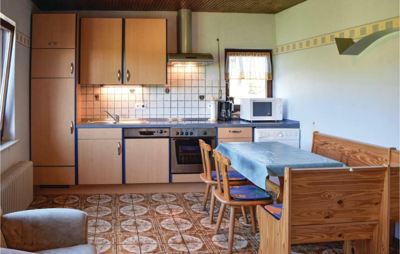 Cozy Home In Sellerich With Kitchen Kültér fotó