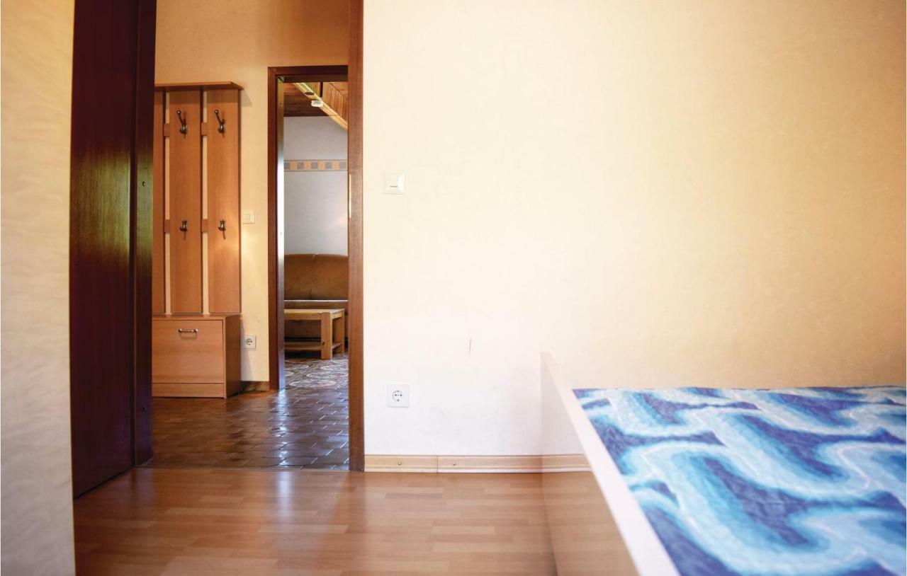 Cozy Home In Sellerich With Kitchen Kültér fotó